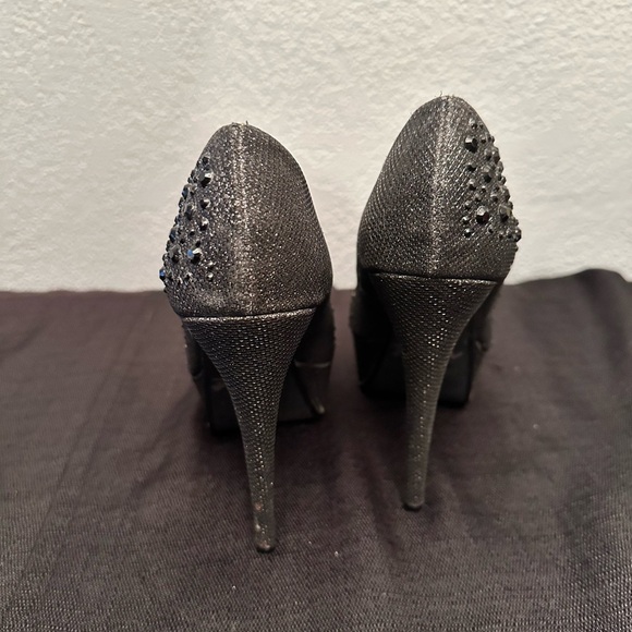 Anne Michelle studded gem high heels size 6
5.5” heel - Picture 5 of 7